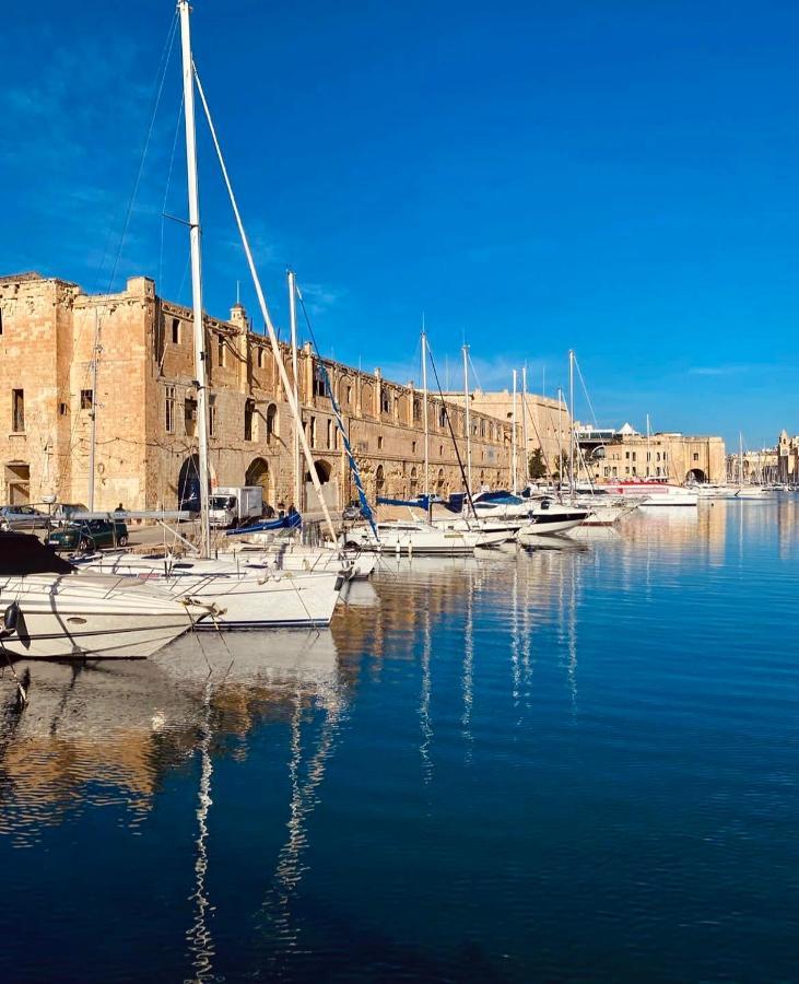 New & Unique Apartment - A 5 Minutes Ferry To Capital City Of Valletta Сенглеа Екстериор снимка