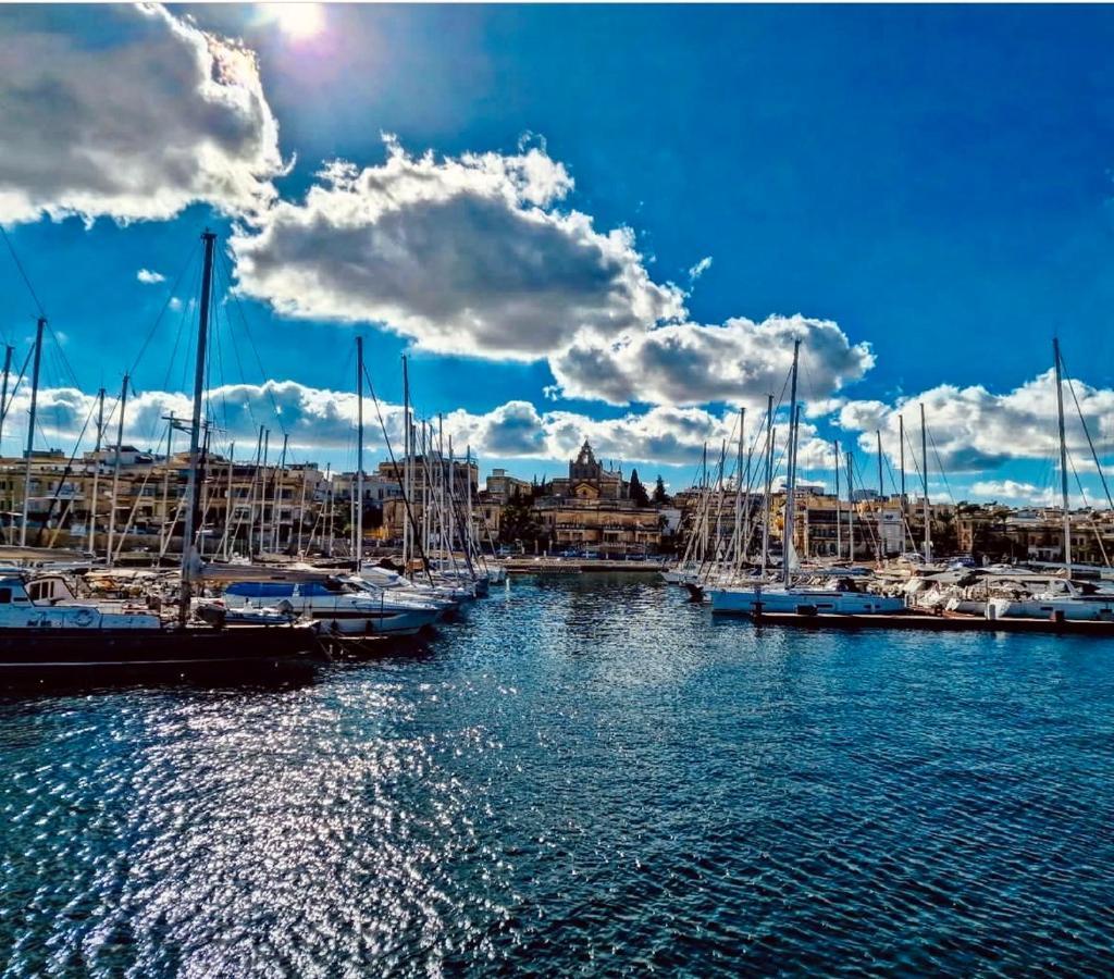 New & Unique Apartment - A 5 Minutes Ferry To Capital City Of Valletta Сенглеа Екстериор снимка